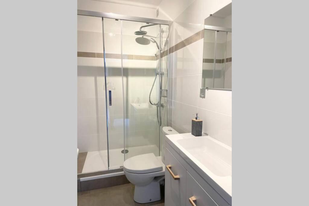 Mon Appart'Hotel - Climatisation Avec Parking Gratuit Brive-la-Gaillarde Esterno foto